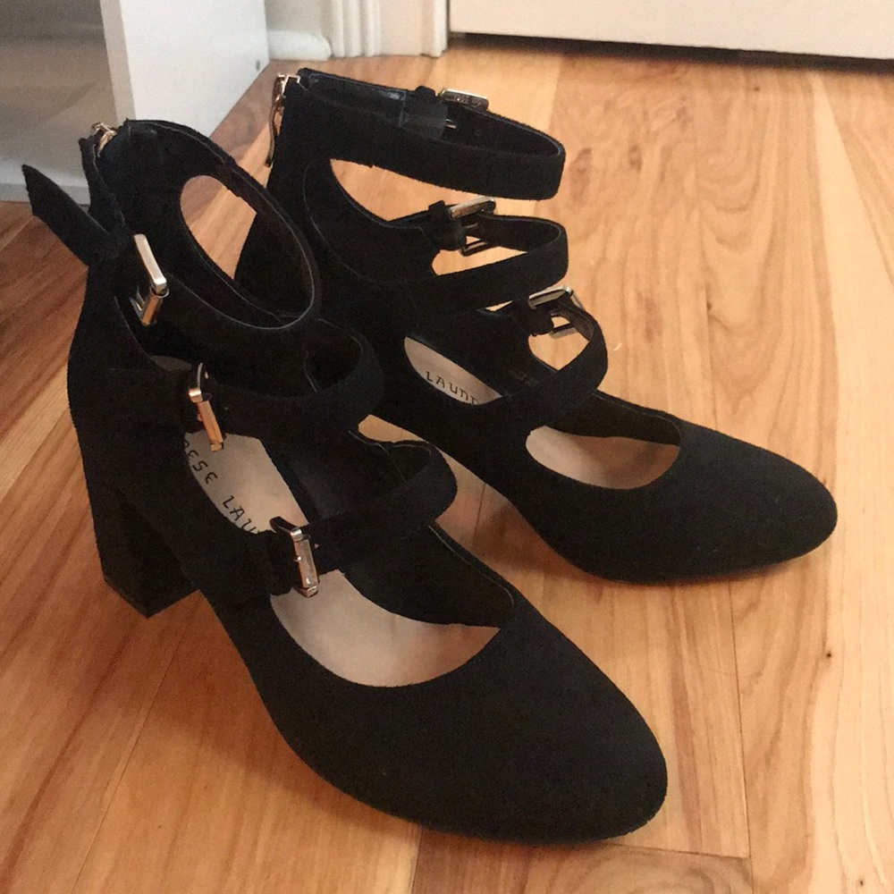 Black heels with buckle straps!